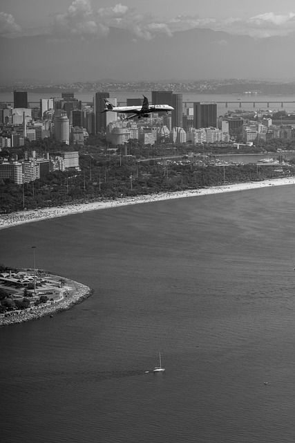 checklist de landing page con secciones claras y boton de contacto